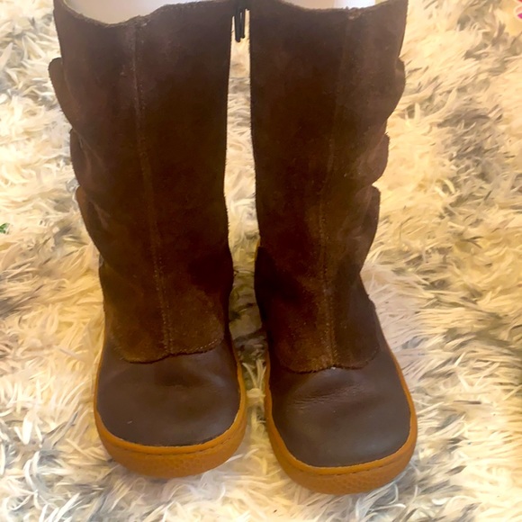 The shoes are in excellent conditions. - Picture 4 of 14